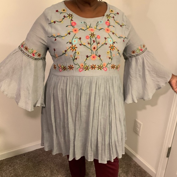 a beautiful soul Tops - Beautiful floral tunic